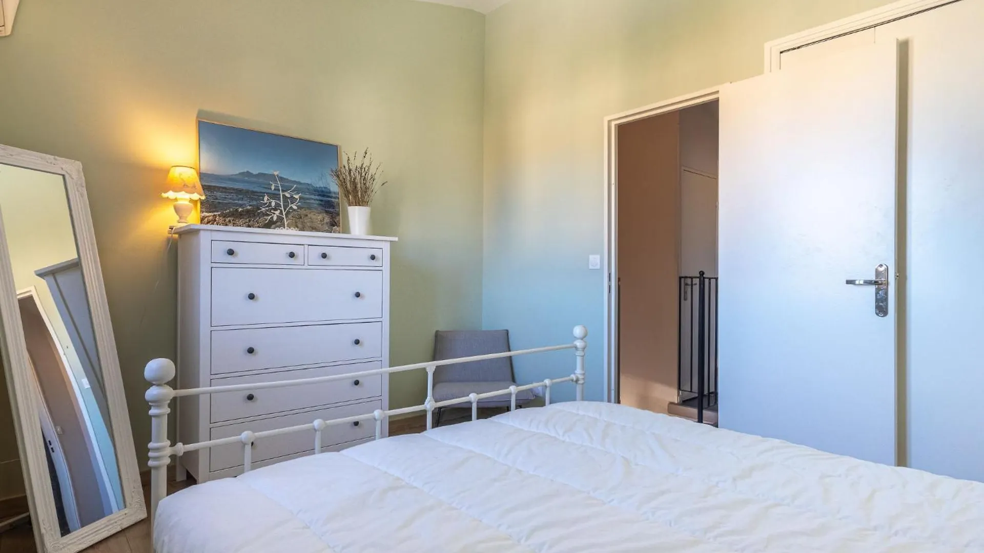 Apartment Les Hippocampes By Interhome Le Pradet