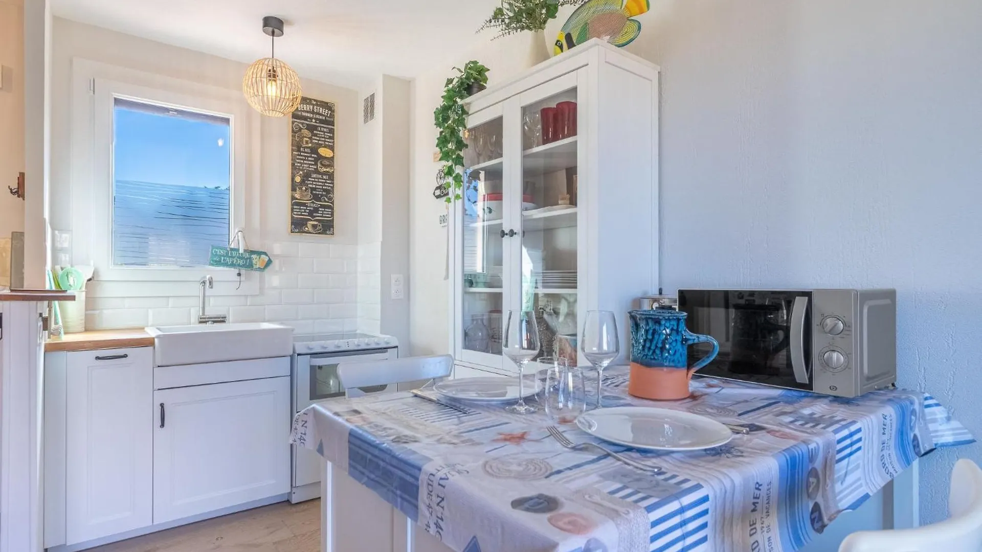 Apartment Les Hippocampes By Interhome Le Pradet