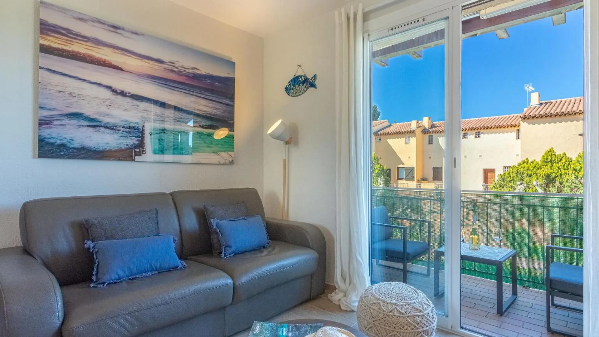 Apartment Les Hippocampes By Interhome Le Pradet