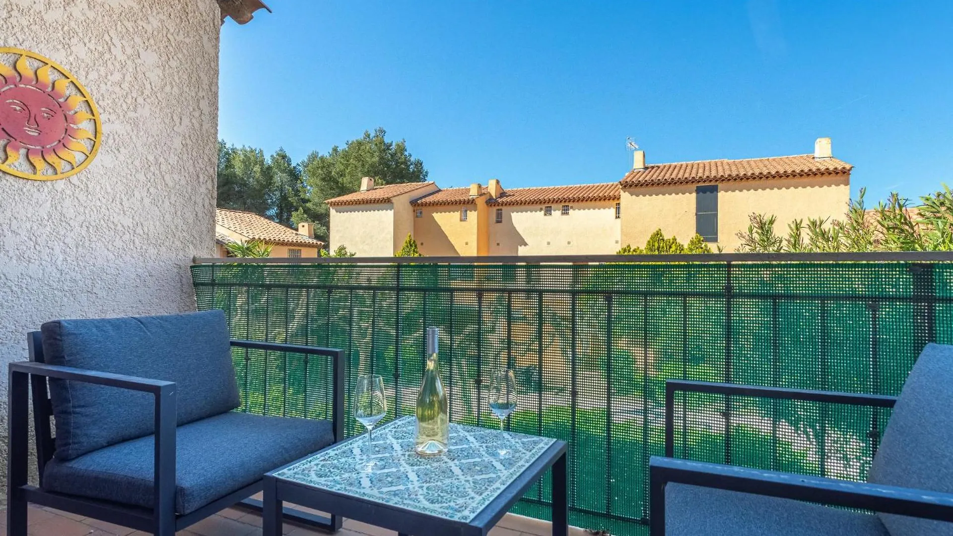 Apartment Les Hippocampes By Interhome Le Pradet