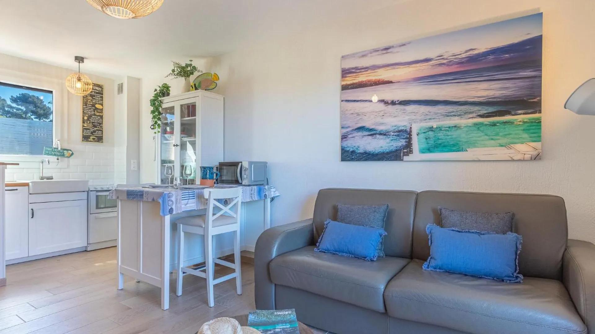 Apartment Les Hippocampes By Interhome Le Pradet France