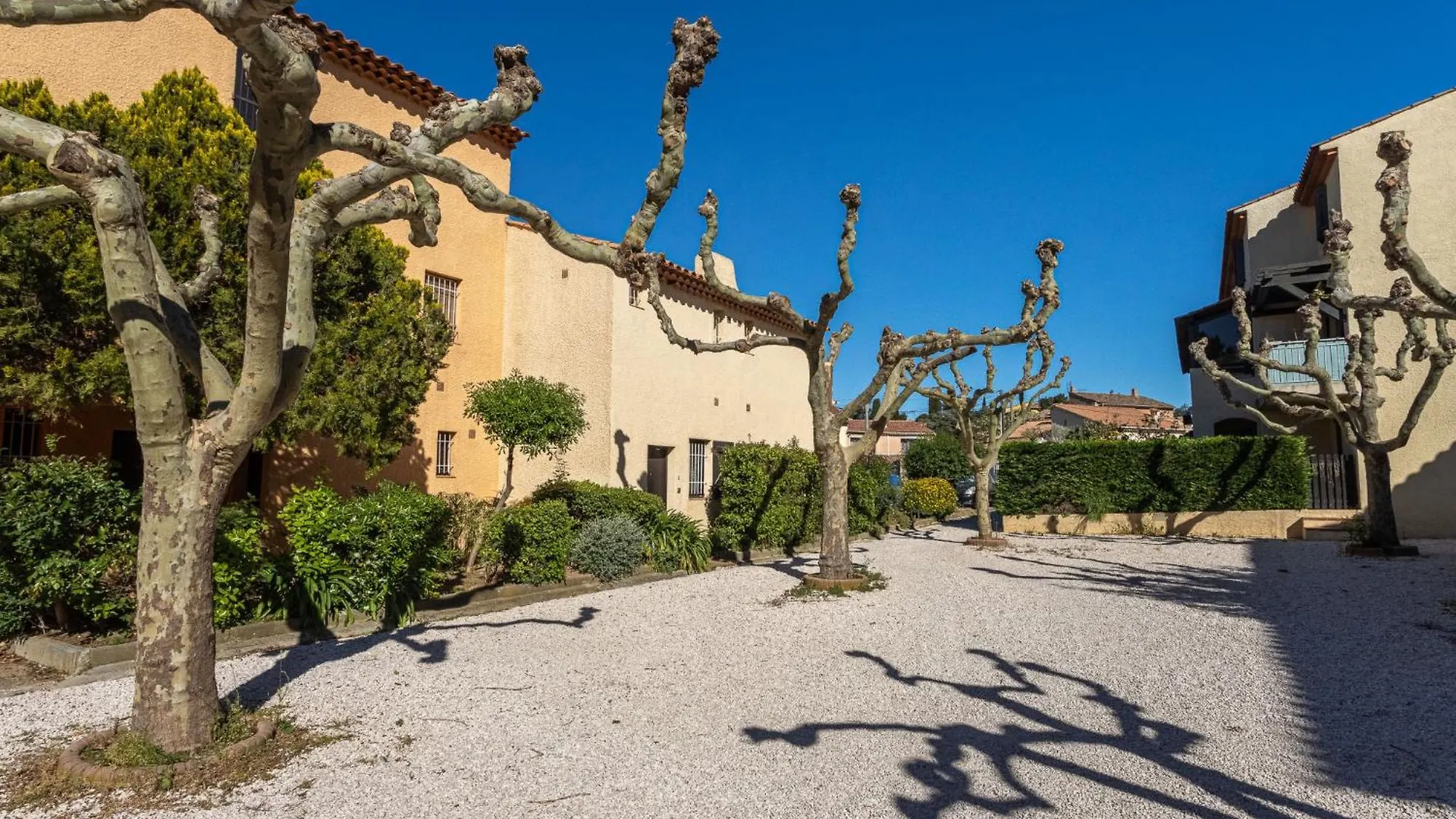Apartment Les Hippocampes By Interhome Le Pradet